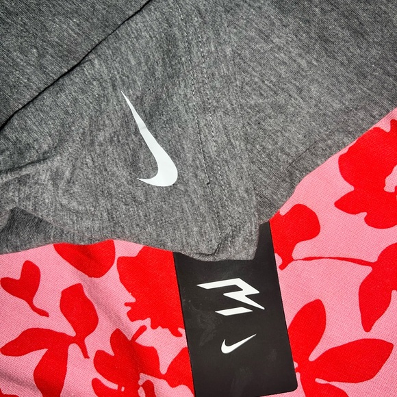 Nike Set - Picture 4 of 6